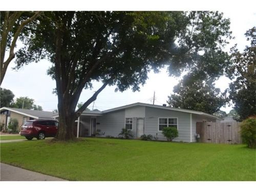 513 Fairlawn Dr, Gretna, LA 70056-4016