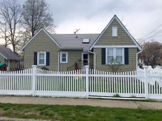 60 Montauk Ave, North Merrick, NY 11566-4557