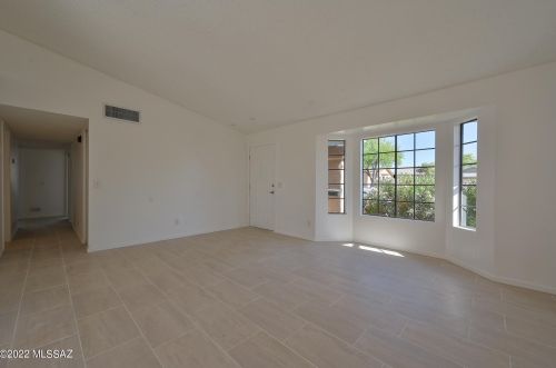 9981 Falcon Point Dr, Tucson AZ  85730-6105 exterior