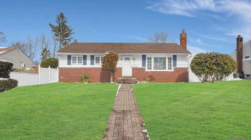 1242 Brookdale Ave, Bayshore, NY 11706-1832