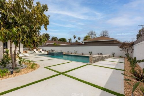 3841 Pacific Ave, Long Beach CA  90807-3227 exterior