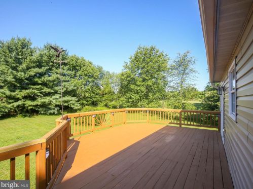 27 Cloverdale Pl, Charles Town WV  25414-4033 exterior