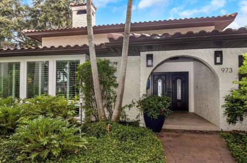 973 31st Terrace Ct, Saint Petersburg, FL 33704-2469