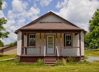 105 Sprinkle Ave, Thomas Bridge, VA 24354-1928