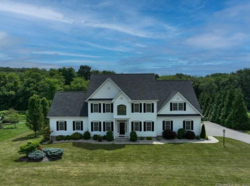 15 Heritage Dr, Manchester, CT 06043-7857