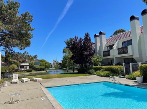 550 Shorebird Cir, Redwood City, CA 94065-1042