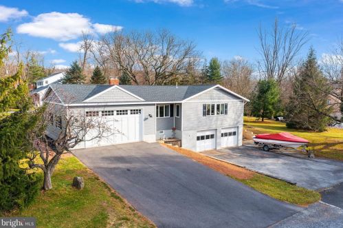 3120 Flint Hill Rd, Coopersburg, PA 18036-9246
