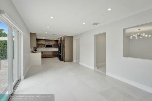 3850 36th Ave, Hollywood FL  33021-1900 exterior