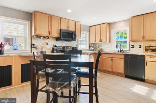 30 Main St, Camp Hill PA  17011-6326 exterior