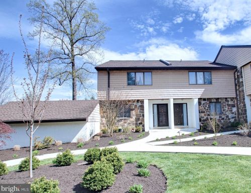 1 Eagleview Dr, Newtown Square, PA 19073-2224