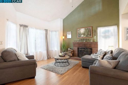 1841 Gateway Dr, Oakley, CA 94561-2620