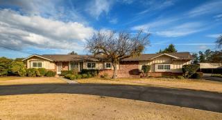 8775 14th Ave, Hanford, CA 93230-9668
