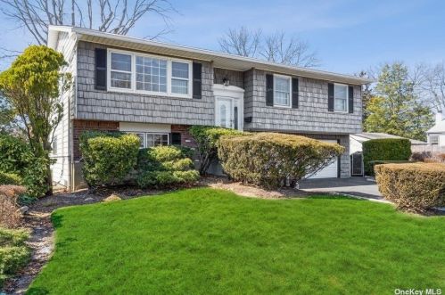 286 13th St, Deer Park, NY 11729-6402