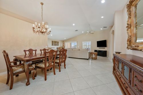 12075 Roma Rd, Boynton Beach, FL 33437-2077