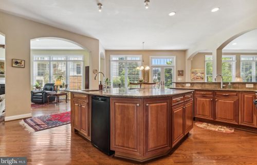 8373 Pedigrue Ct, Gainesville VA  20155-3240 exterior