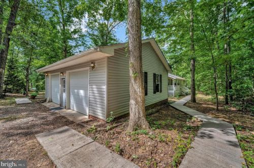 120 Plantation Dr, Locust Grove, VA 22508-5258