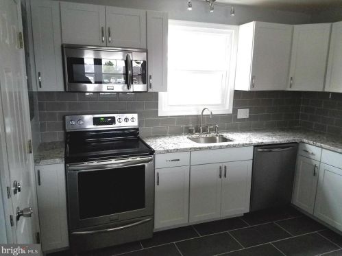 1503 Dixon St, Fredericksburg VA  22401-7228 exterior
