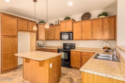 2707 Canyon Creek Dr, Gilbert, AZ 85295-2332