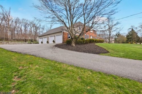 39 Mount Pleasant Rd, Morristown NJ  07960-3355 exterior