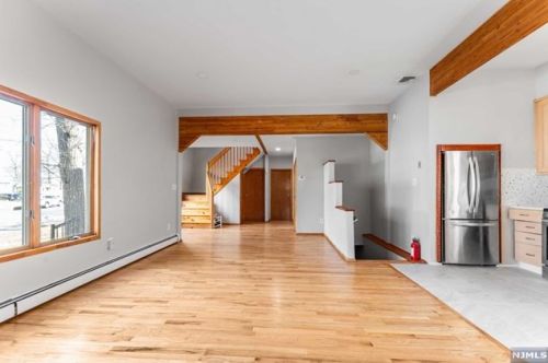 17 Hickory Dr, Oakland NJ  07436-2519 exterior