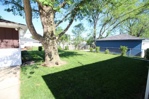 5725 89th St, Milwaukee WI  53225-2810 exterior