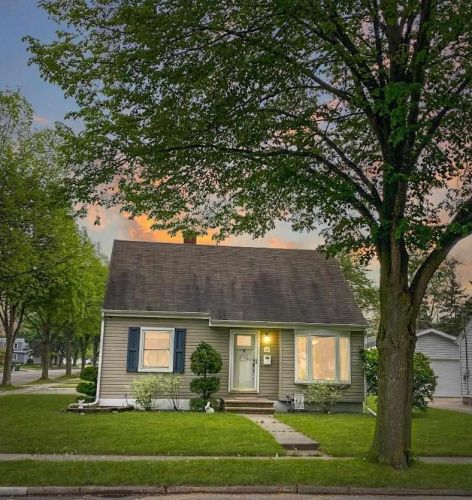 507 Schwartz St, Green Bay, WI 54302-3233