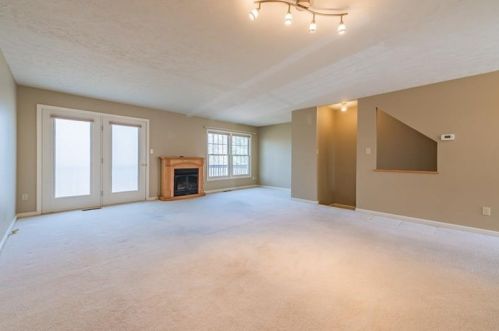 9 Cherryhurst Ln, Bridgeville, PA 15017-1168