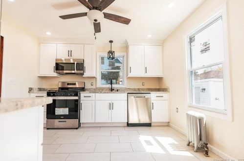 46 Sander St, United States Coast Guard Ac CT  06320-3320 exterior