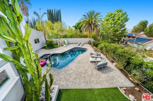 22733 De Kalb Dr, Calabasas CA  91302-4805 exterior