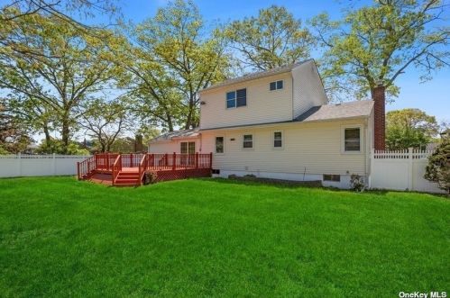 759 Van Buren Ave, West Islip NY  11795-1337 exterior