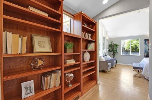 1725 Hampton Ave, Redwood City CA  94061-2608 exterior