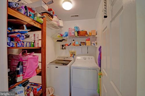 102 Falmouth Way, Dover DE  19904-5390 exterior