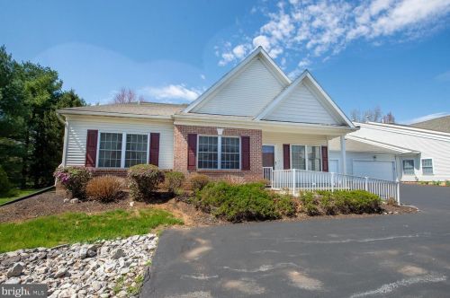 4844 Derby Ln, Macungie, PA 18062-8319