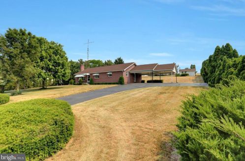 141 Shippensburg Rd, Lees Cross Roads, PA 17257-8627