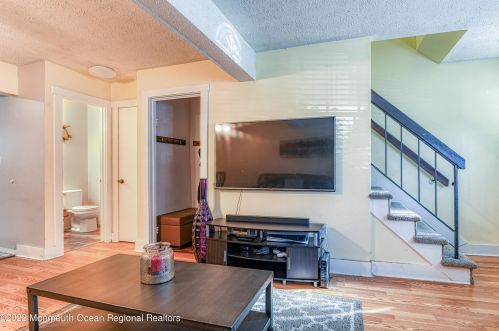 814 Jenny Ct, Bricktown, NJ 08724-7177