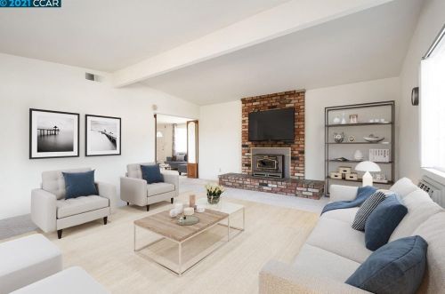 1737 El Toro Way, Pinole CA  94564-2116 exterior