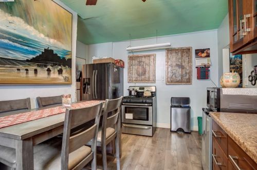 1725 96 Ave, Oakland CA  94603-1909 exterior