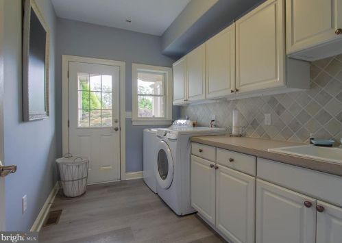 4205 Prosperous Dr, Harrisburg PA  17112-6038 exterior