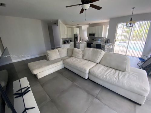 1231 179th Ave, Hollywood FL  33029-3162 exterior