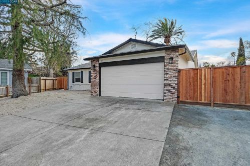 29 Kingsford Ct, West Pittsburg, CA 94565-4831