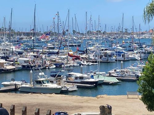 1021 Scott St, San Diego CA 92106-3048 exterior