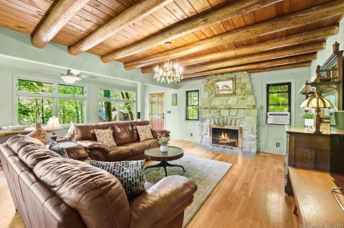 74 Mountain Rd, Ridgefield, CT 06877-1611