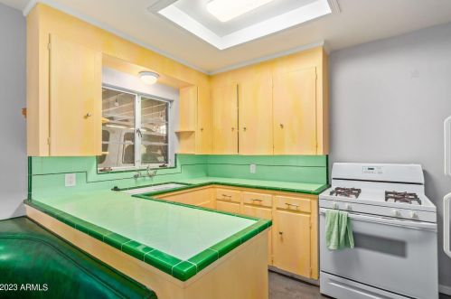 5135 12th St, Phoenix AZ  85014-3303 exterior