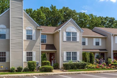 1808 Wagon Wheel Ct, East Freehold, NJ 07728-9117
