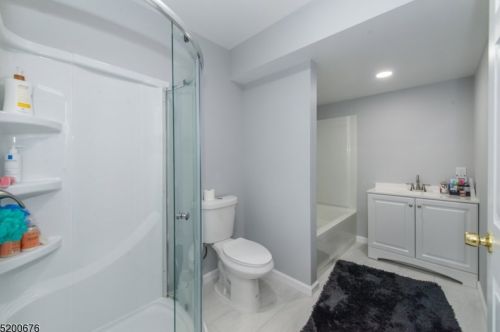 8 Jenny Ln, Wantage NJ  07461-4550 exterior