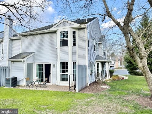 15 Trumbull Ct, Princeton NJ  08540-7060 exterior