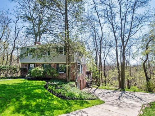 116 Douglas Dr, Pittsburgh, PA 15215-1121