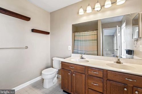 2 Ethan Ter, Swedesboro NJ  08085-4035 exterior