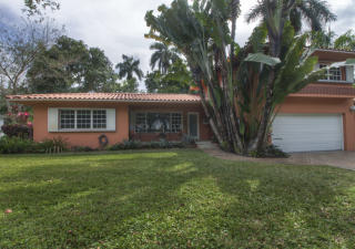 686 56th St, Miami, FL 33127-1562