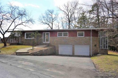 186 Forest Hill Dr, Kingston NY  12401-7461 exterior